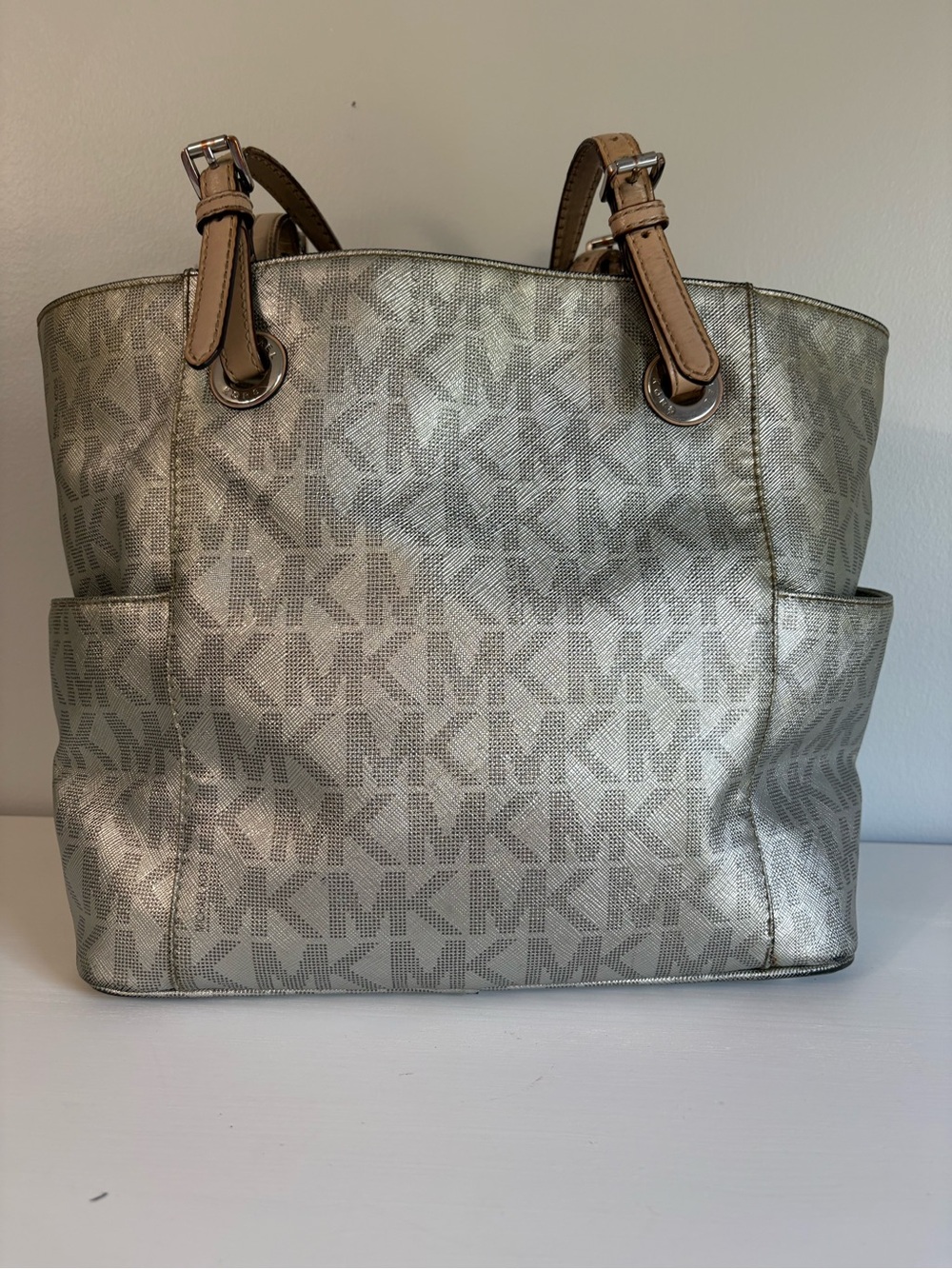 Michael Kors Silver Metallic East West Signature Monogram Chain Tote Bag - Picture 2 of 15